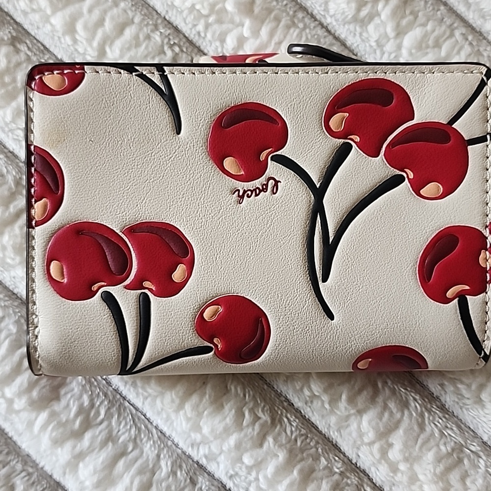 NWOT Coach Cherry Print Leather Wallet - Cream & Red - Picture 3 of 5